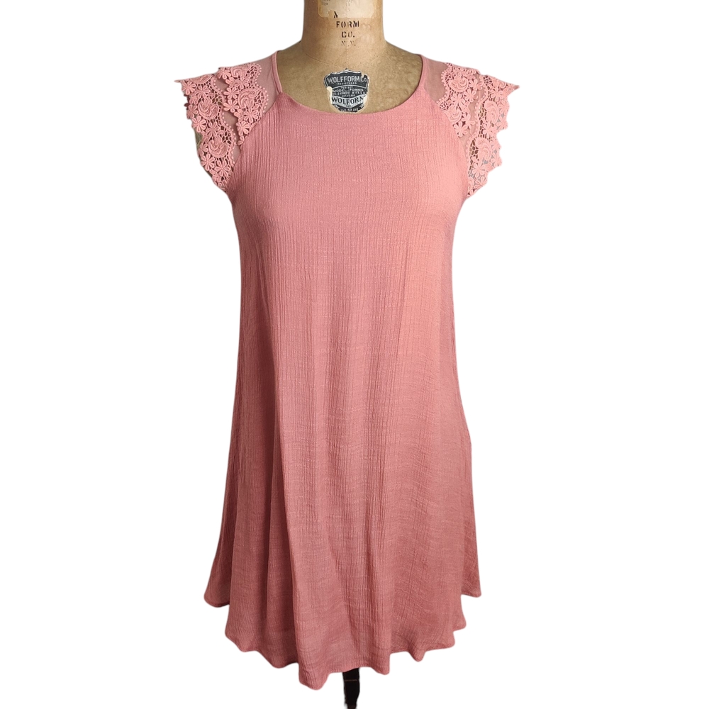 Jella C Coral Gauze Sleeveless Dress with Lace Shoulders, Small